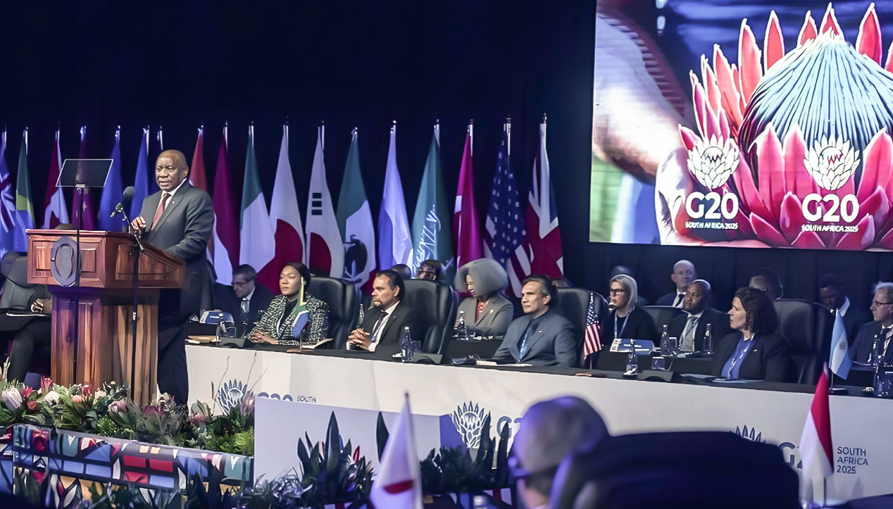 1A589AA17EA0DB428DB596F5DA278772